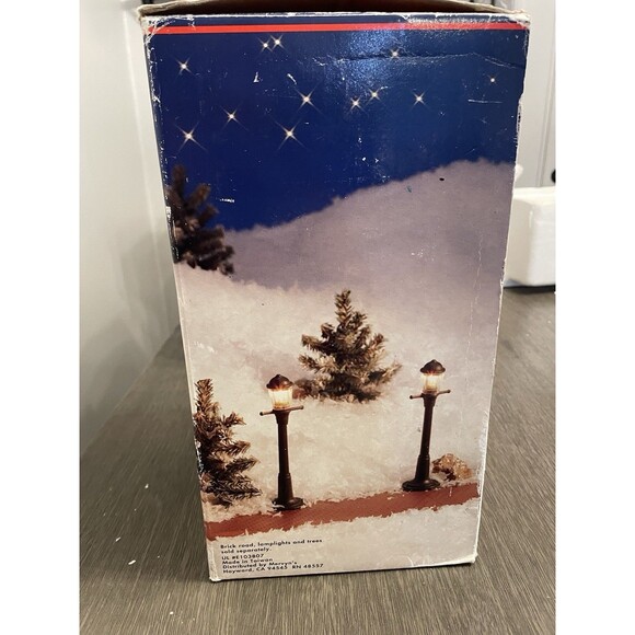 Vintage Mervyns Christmas Holiday Village Square 1992 Lighted Higgin’s Tailor - Picture 6 of 16